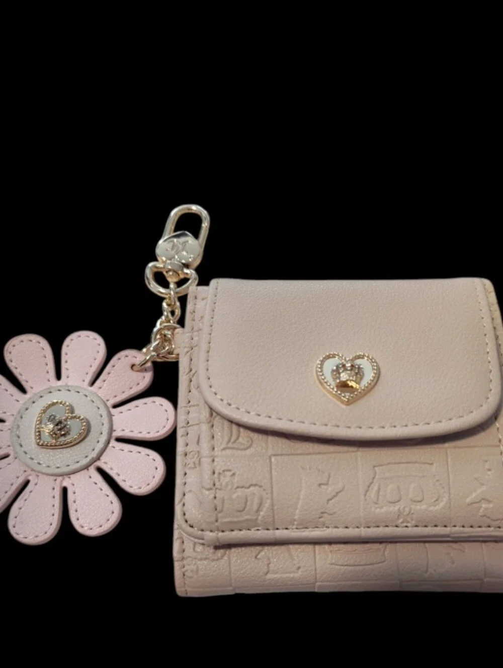 Juicy Couture Embossed Beige Logo Bifold Wallet + Flower Bling Keychains 4 X 4